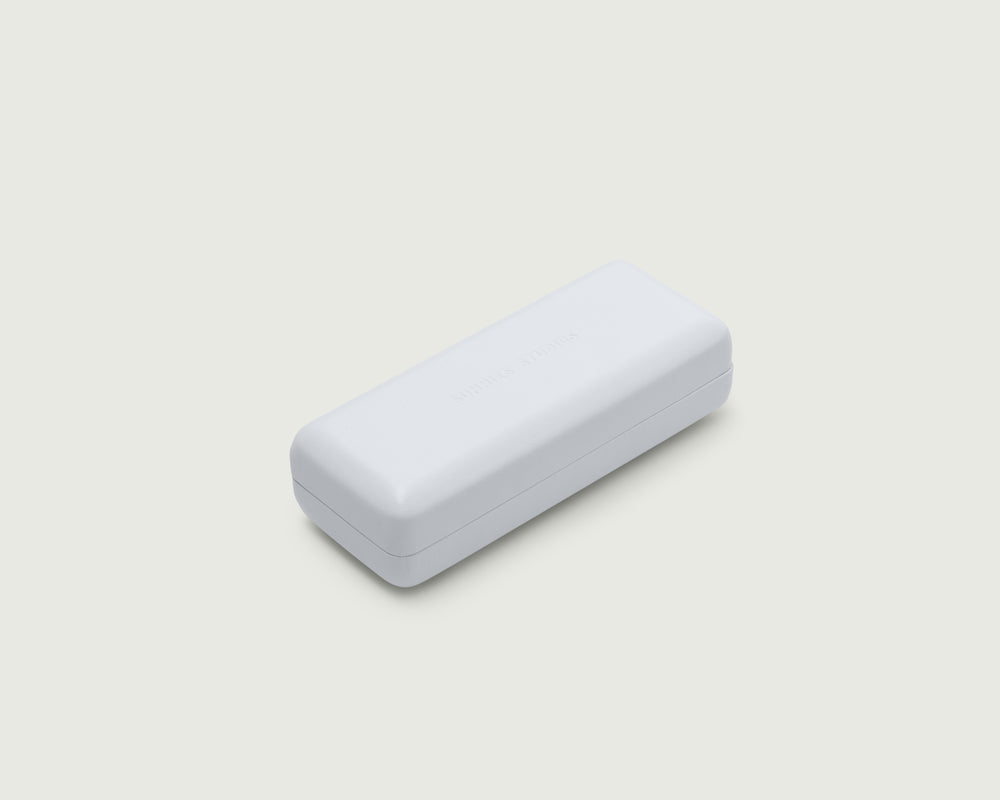 Cotton::Hard Case Eyewear case white  front diagonal