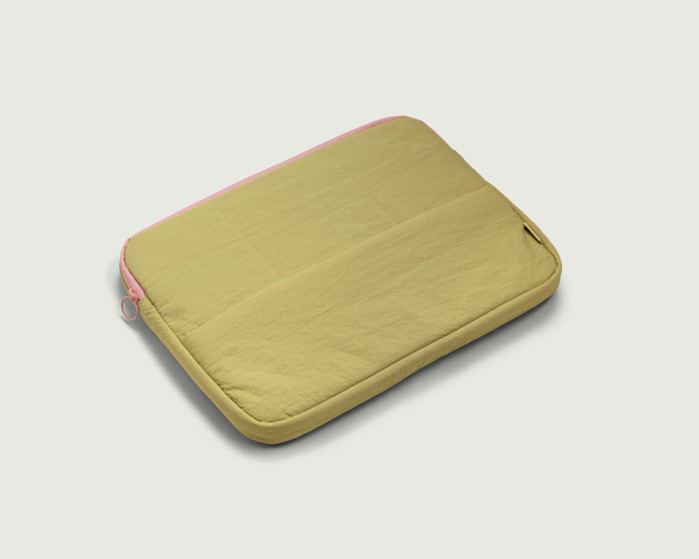 Durian::Laptop Sleeve  yellow  front diagonal