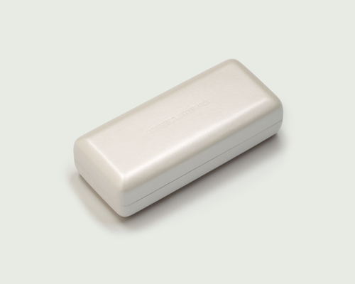 Glint::Hard Case Eyewear case silver front diagonal
