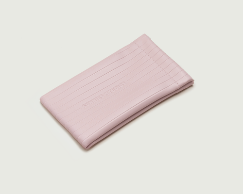 Lychee::Ribbed Sac Eyewear case pink  front diagonal